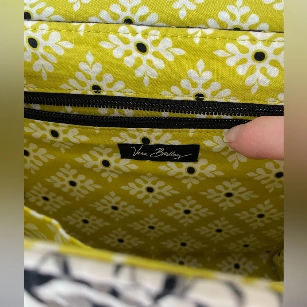 VERA BRADLEY Baroque HANDBAG Purse Black Acid Yellow White Satchel‎ Crossbody